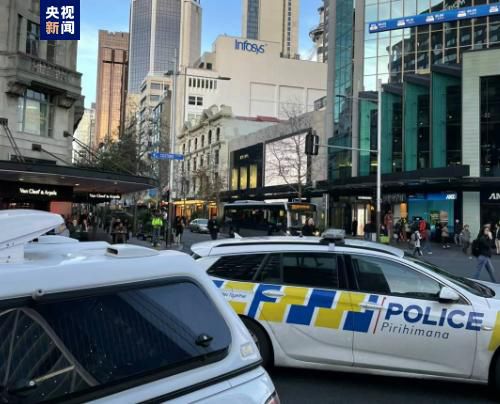村上凉子丰满禁断五十路