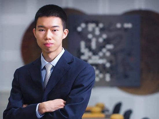 镜中佳人