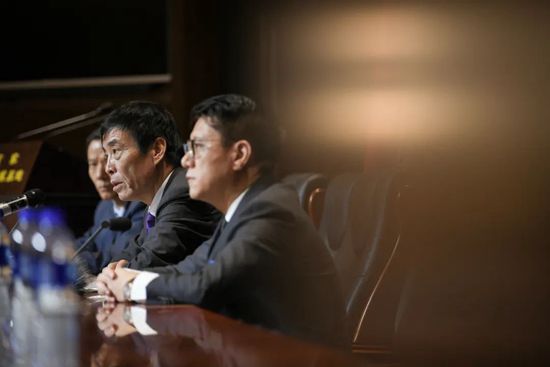 丝袜紧身裙国产在线播放